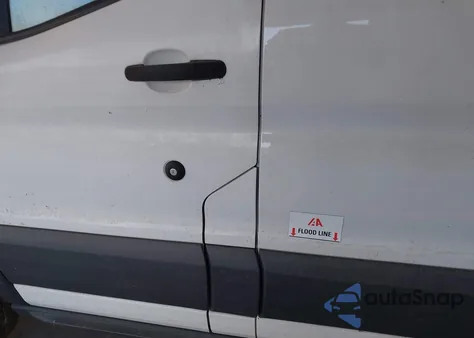 2018 Ford Transit-150 z USA, uszkodzony, nr VIN 1FTYE1ZM5JKA43500